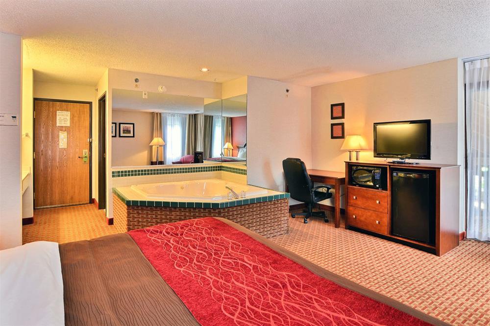 Quality Inn East Liverpool Exterior foto