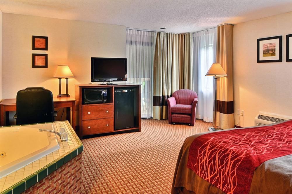 Quality Inn East Liverpool Exterior foto