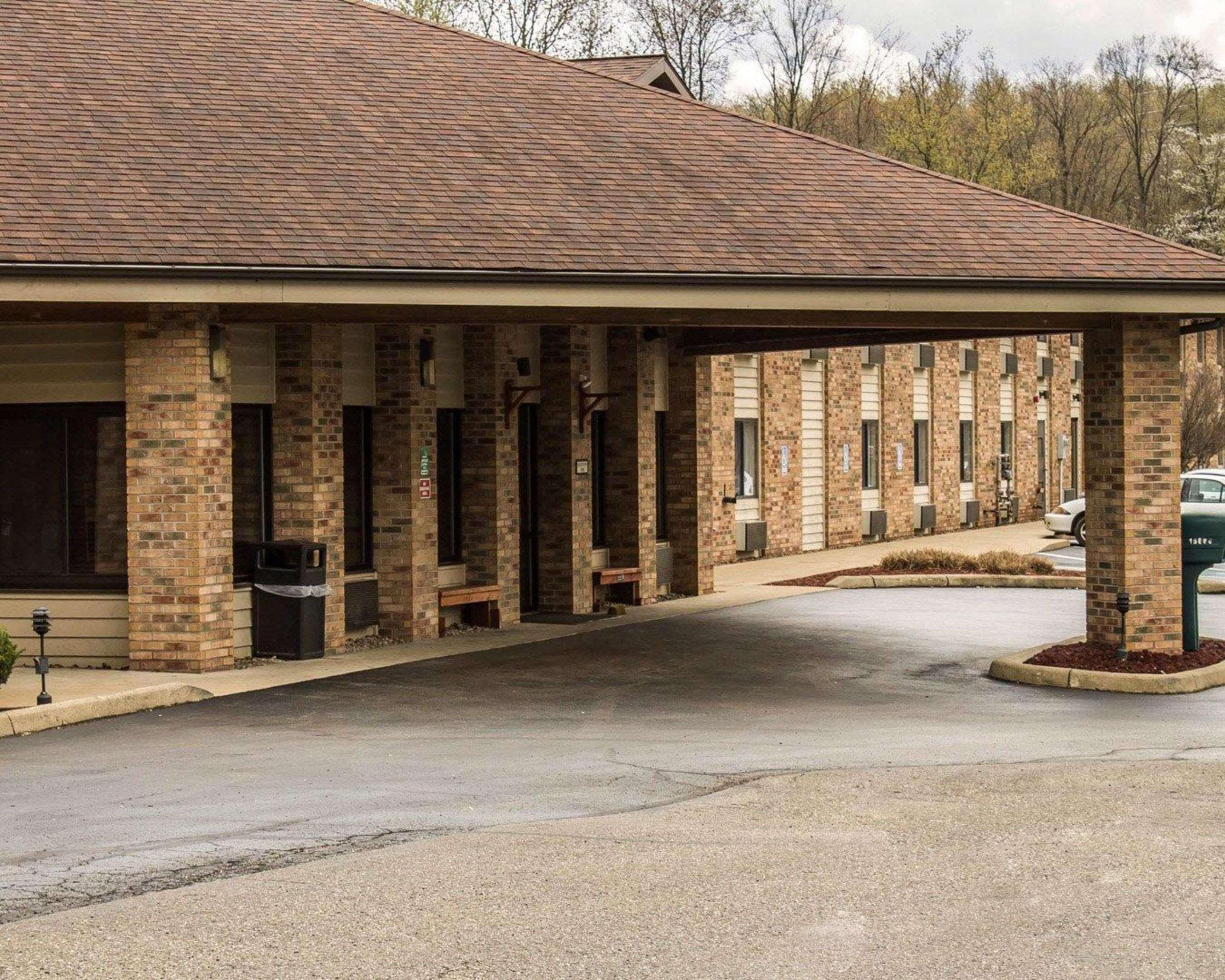Quality Inn East Liverpool Exterior foto
